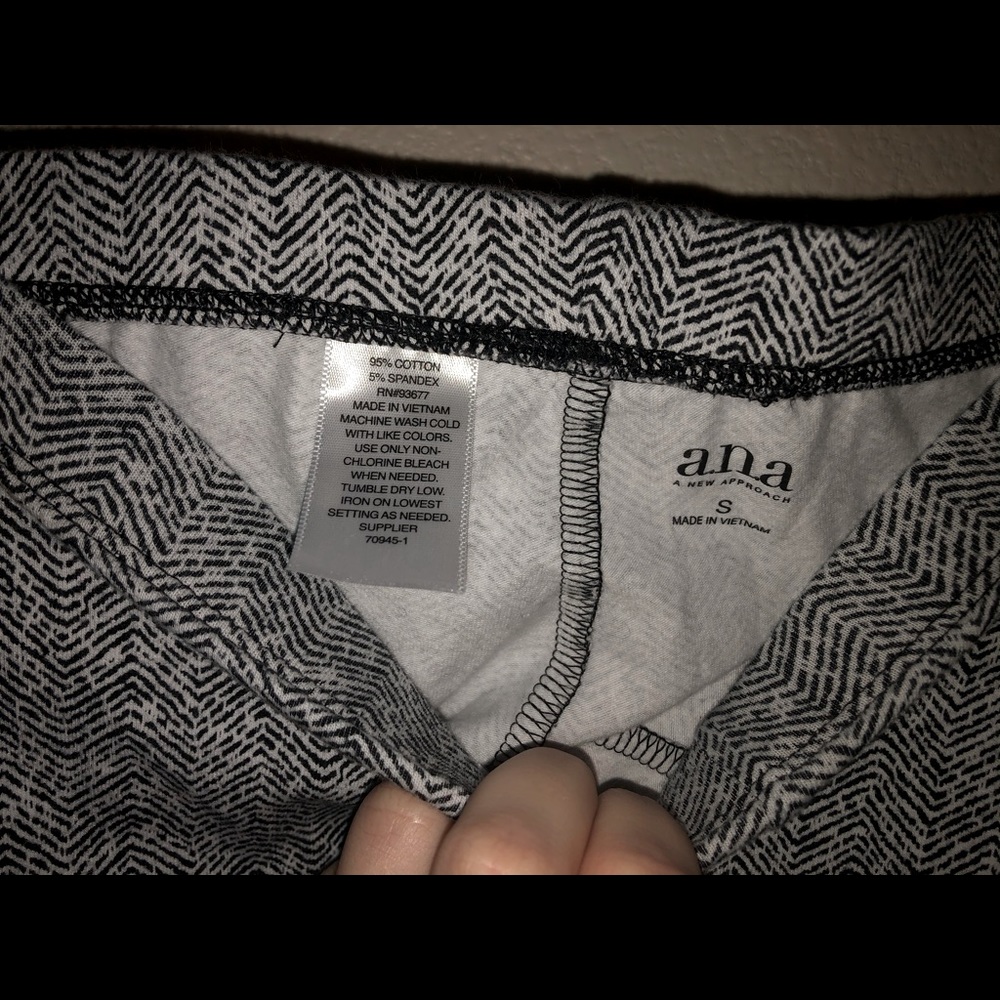 ANA patterned legging - Picture 3 of 3